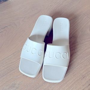 Gucci Rubber Logo Platform Slides